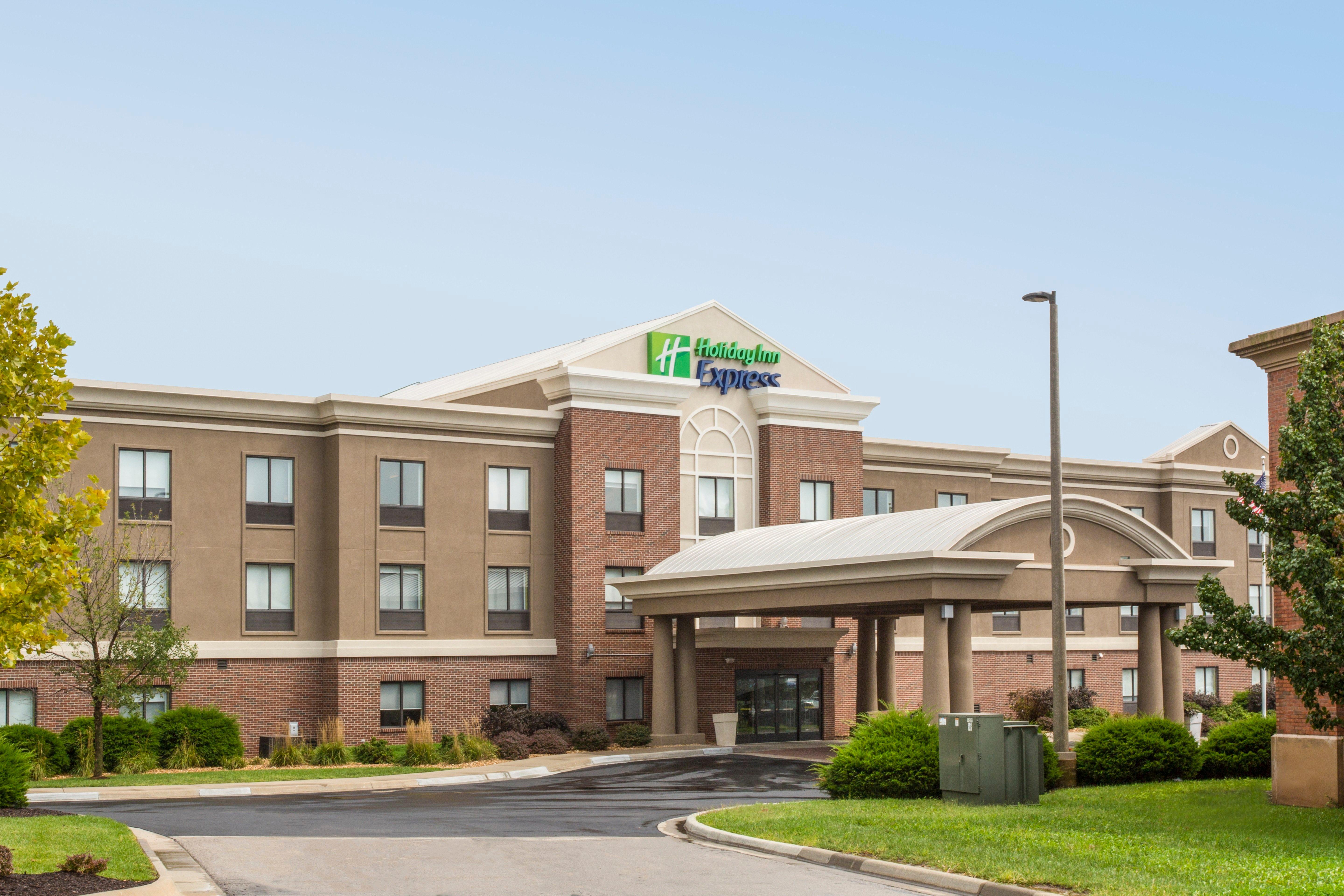 Holiday Inn Express Kansas City - At The Legends! By Ihg Bonner Springs Kültér fotó