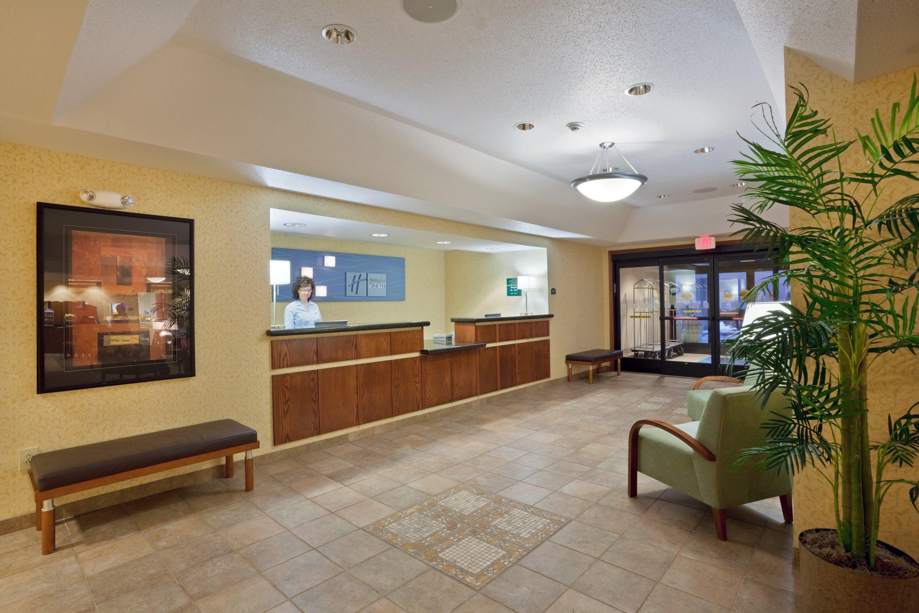 Holiday Inn Express Kansas City - At The Legends! By Ihg Bonner Springs Kültér fotó