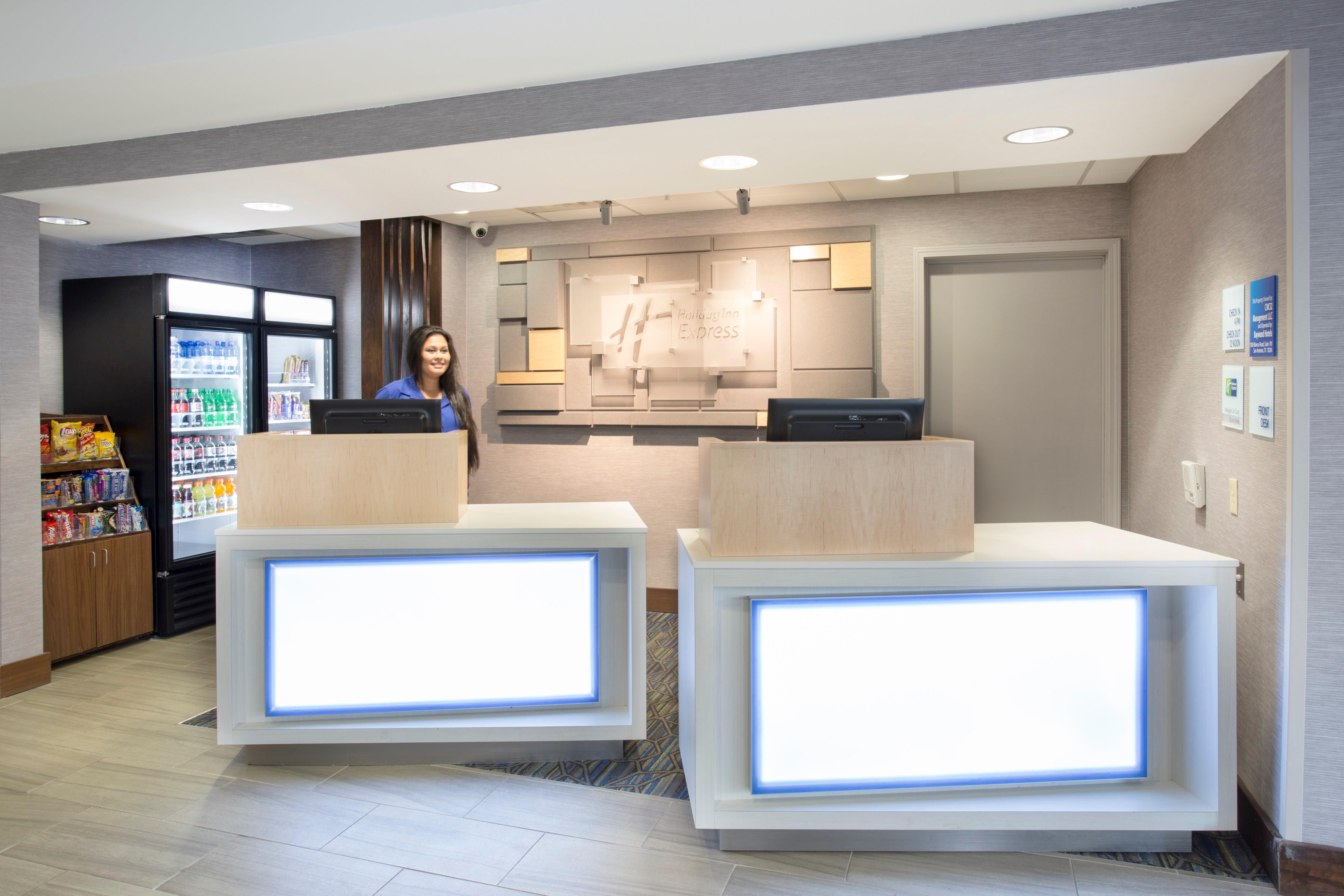Holiday Inn Express Kansas City - At The Legends! By Ihg Bonner Springs Kültér fotó