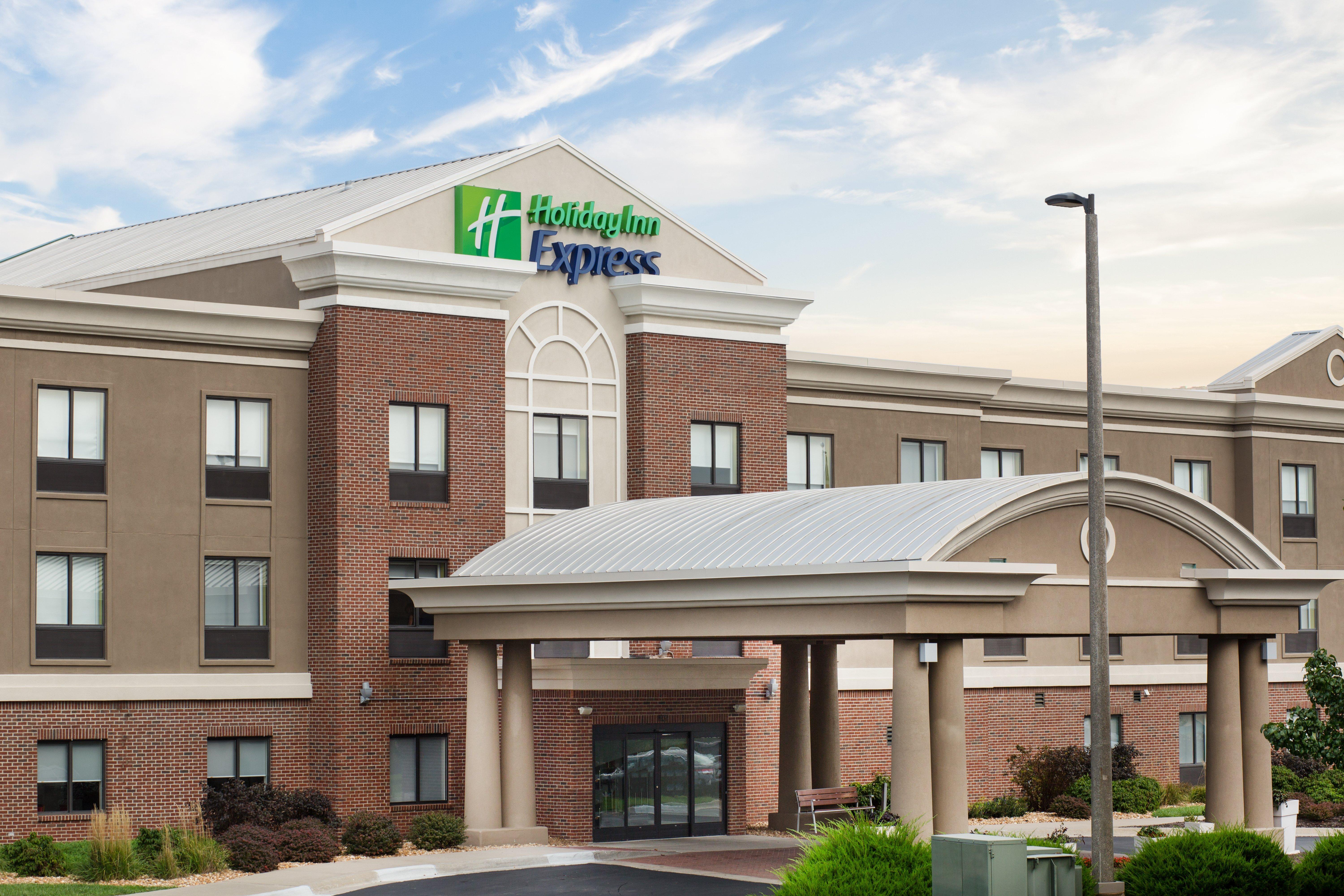 Holiday Inn Express Kansas City - At The Legends! By Ihg Bonner Springs Kültér fotó